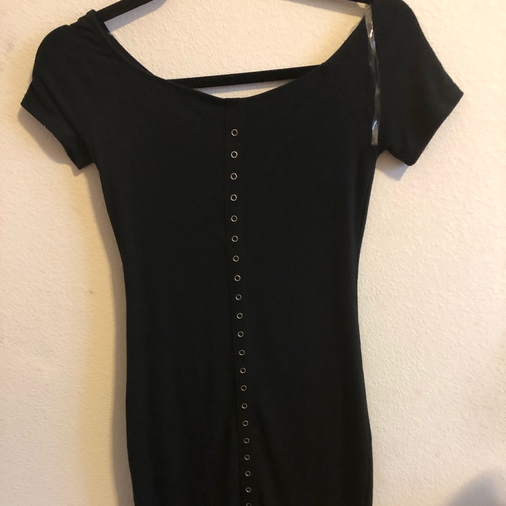 Black bodycon dress